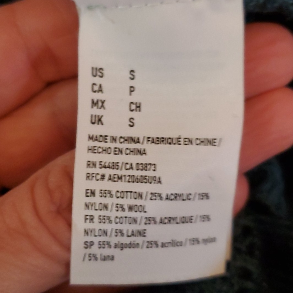 American Eagle Sweater - Picture 4 of 5
